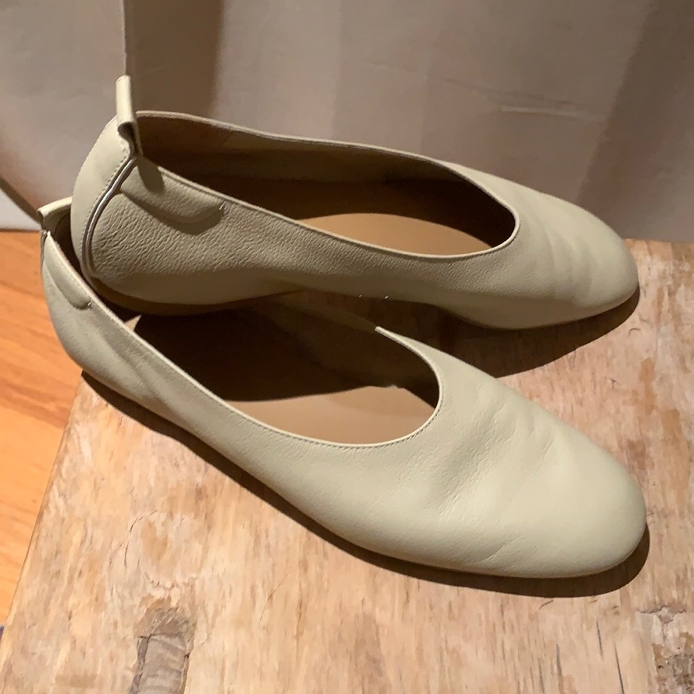 Everlane Sz 9 1/2 - Italian Leather Day Glove Flats